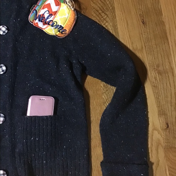 Women’s size Large Cato sweater with hood - Picture 6 of 6